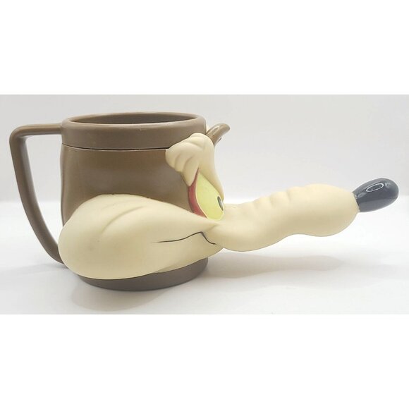 Vintage Warner Bros Wile E. Coyote 3D Plastic Coffee Mug 1992 - Picture 4 of 12